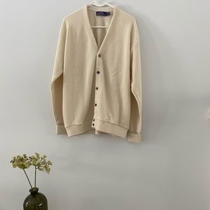 The cutest vintage pull over